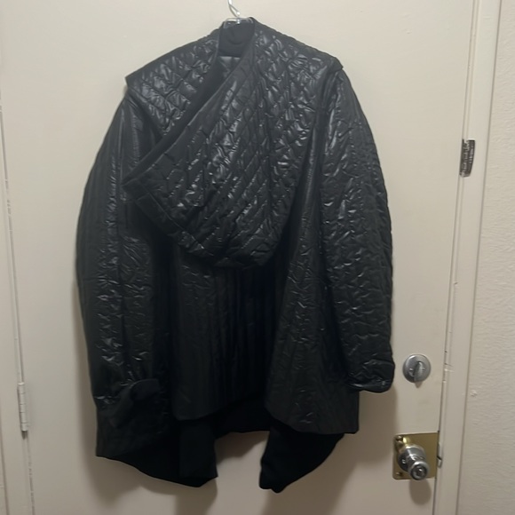 Luukaa short jacket with detachable hood - Picture 3 of 4